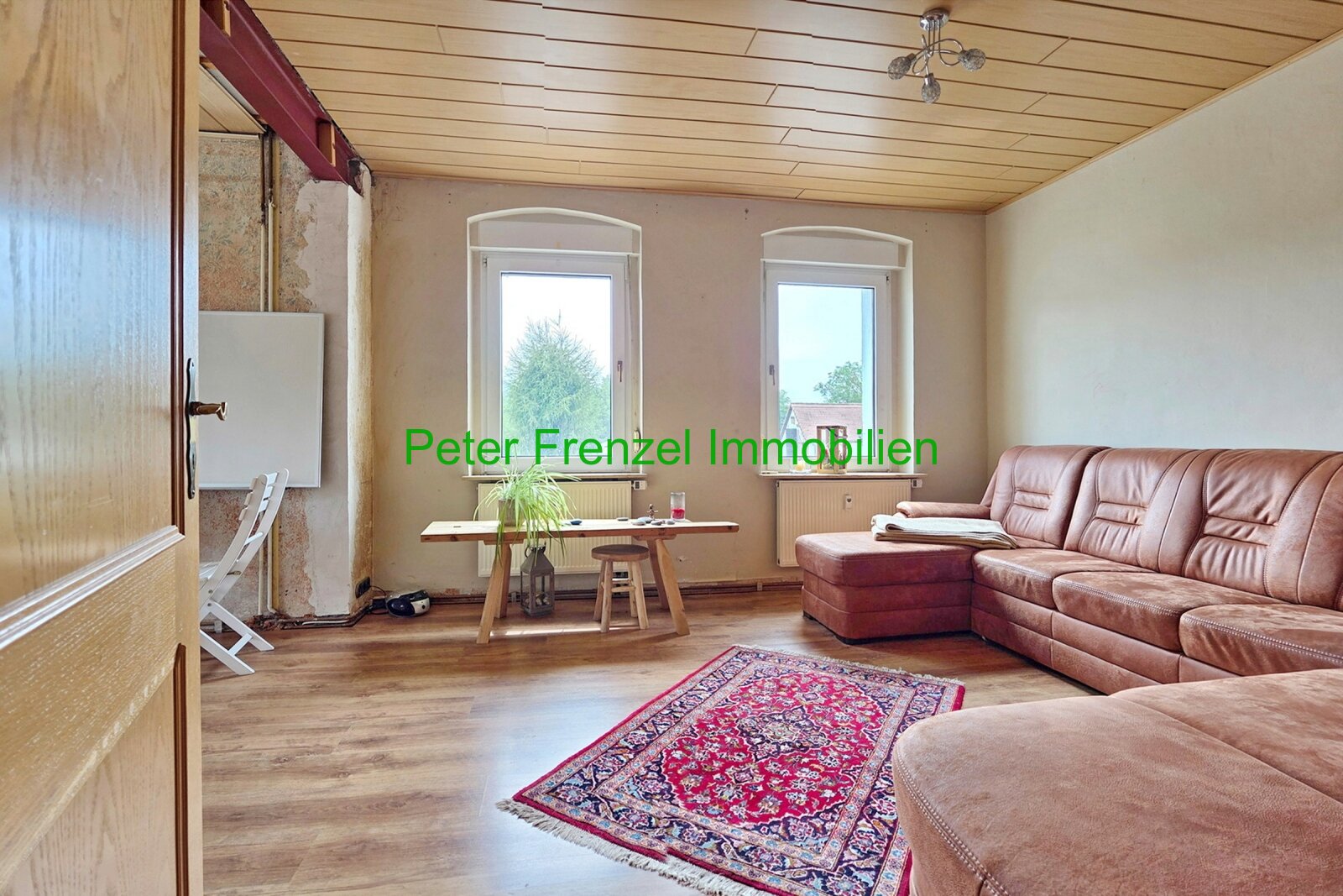 Zweifamilienhaus - mit Gartengrundstück und Nebengelass