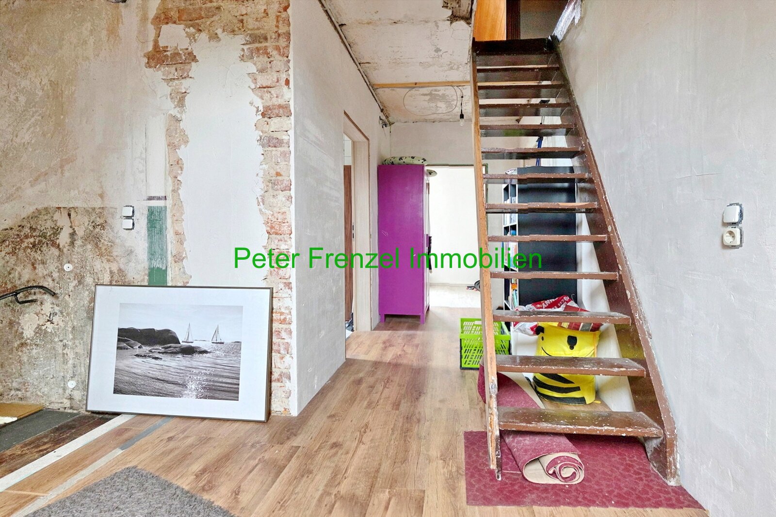 Zweifamilienhaus - mit Gartengrundstück und Nebengelass