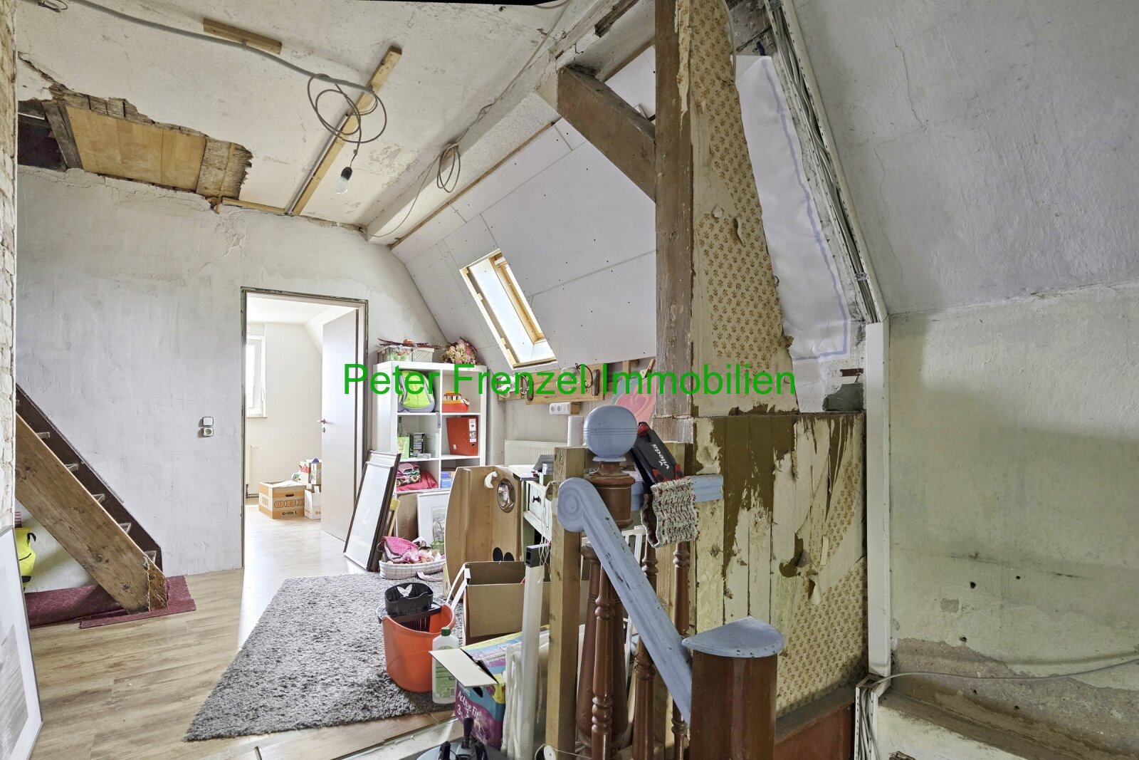 Zweifamilienhaus - mit Gartengrundstück und Nebengelass