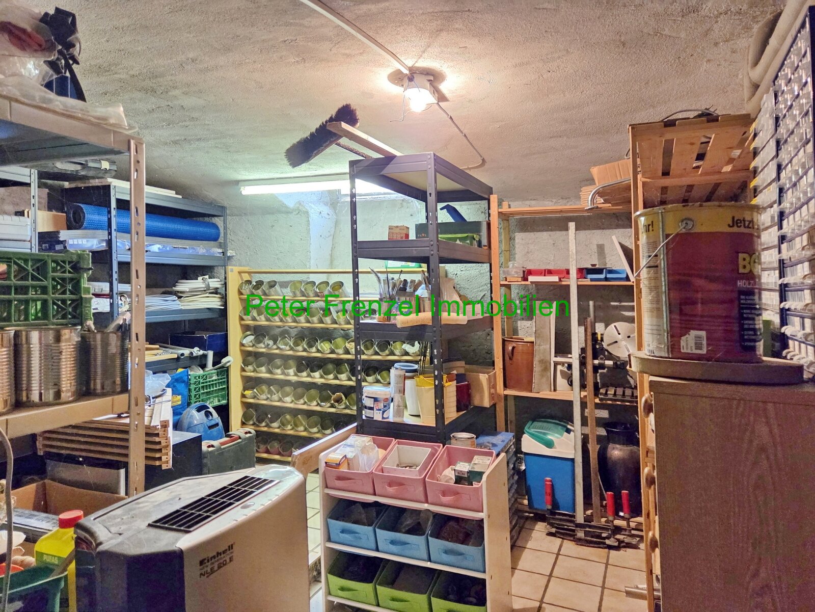 Zweifamilienhaus - mit Gartengrundstück und Nebengelass