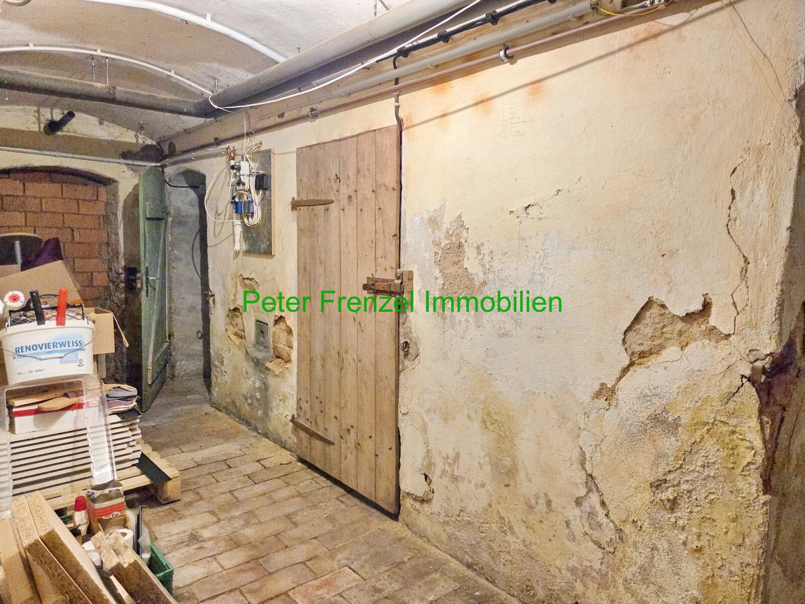 Zweifamilienhaus - mit Gartengrundstück und Nebengelass