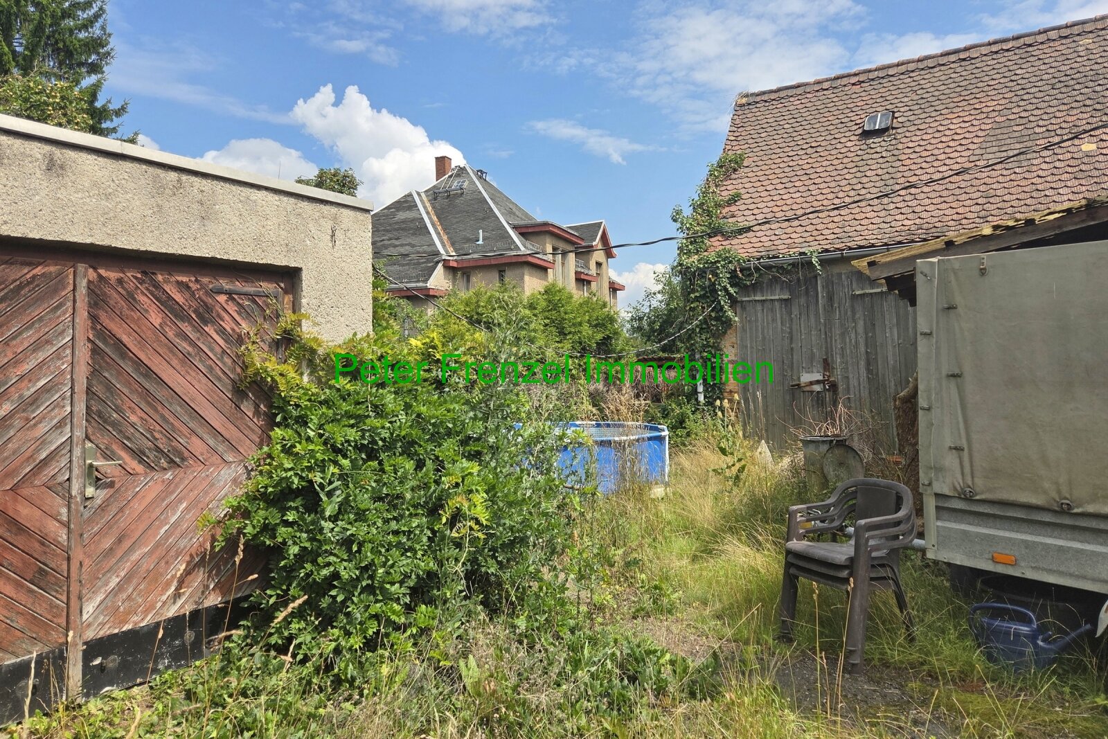 Zweifamilienhaus - mit Gartengrundstück und Nebengelass