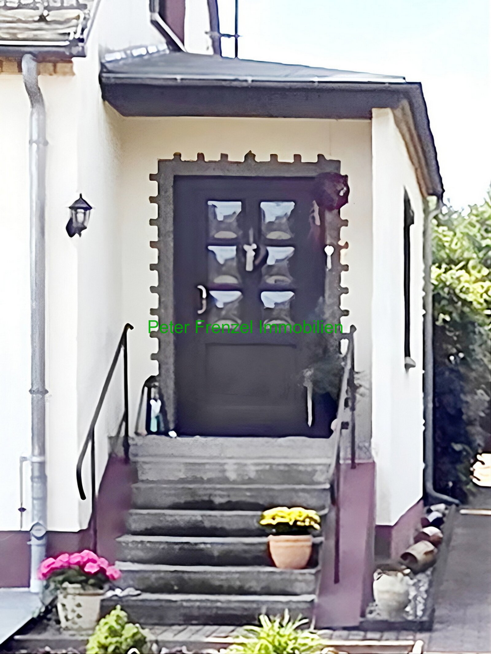 gepflegte Doppelhaushälfte auf großem Grundstück - Wohnsiedlung