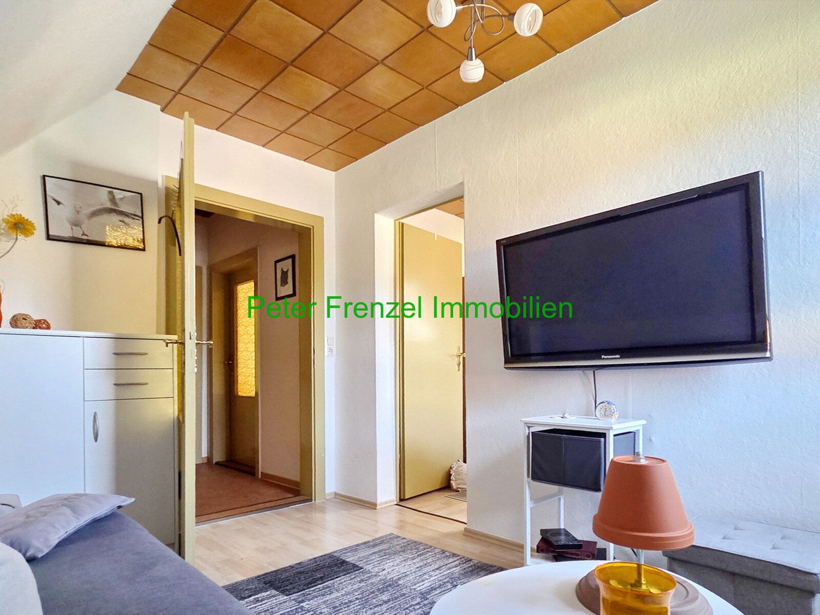 gepflegte Doppelhaushälfte auf großem Grundstück - Wohnsiedlung