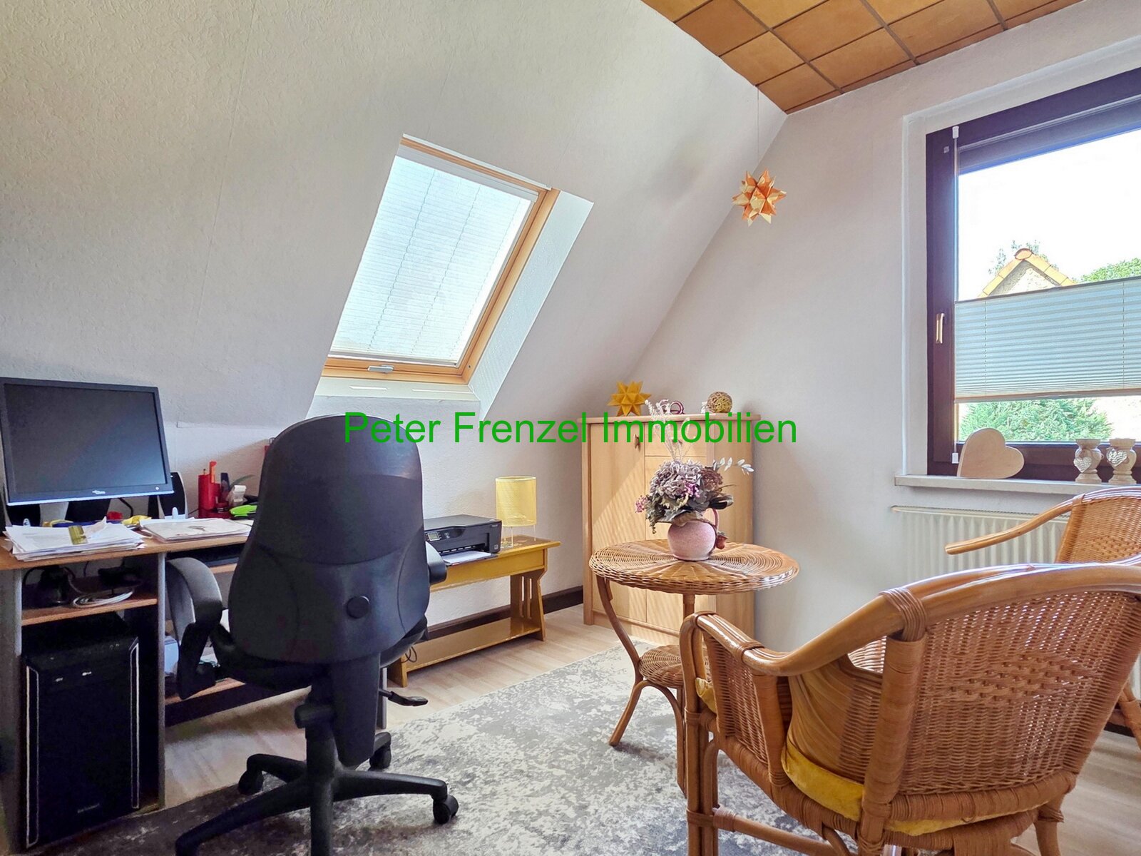 gepflegte Doppelhaushälfte auf großem Grundstück - Wohnsiedlung