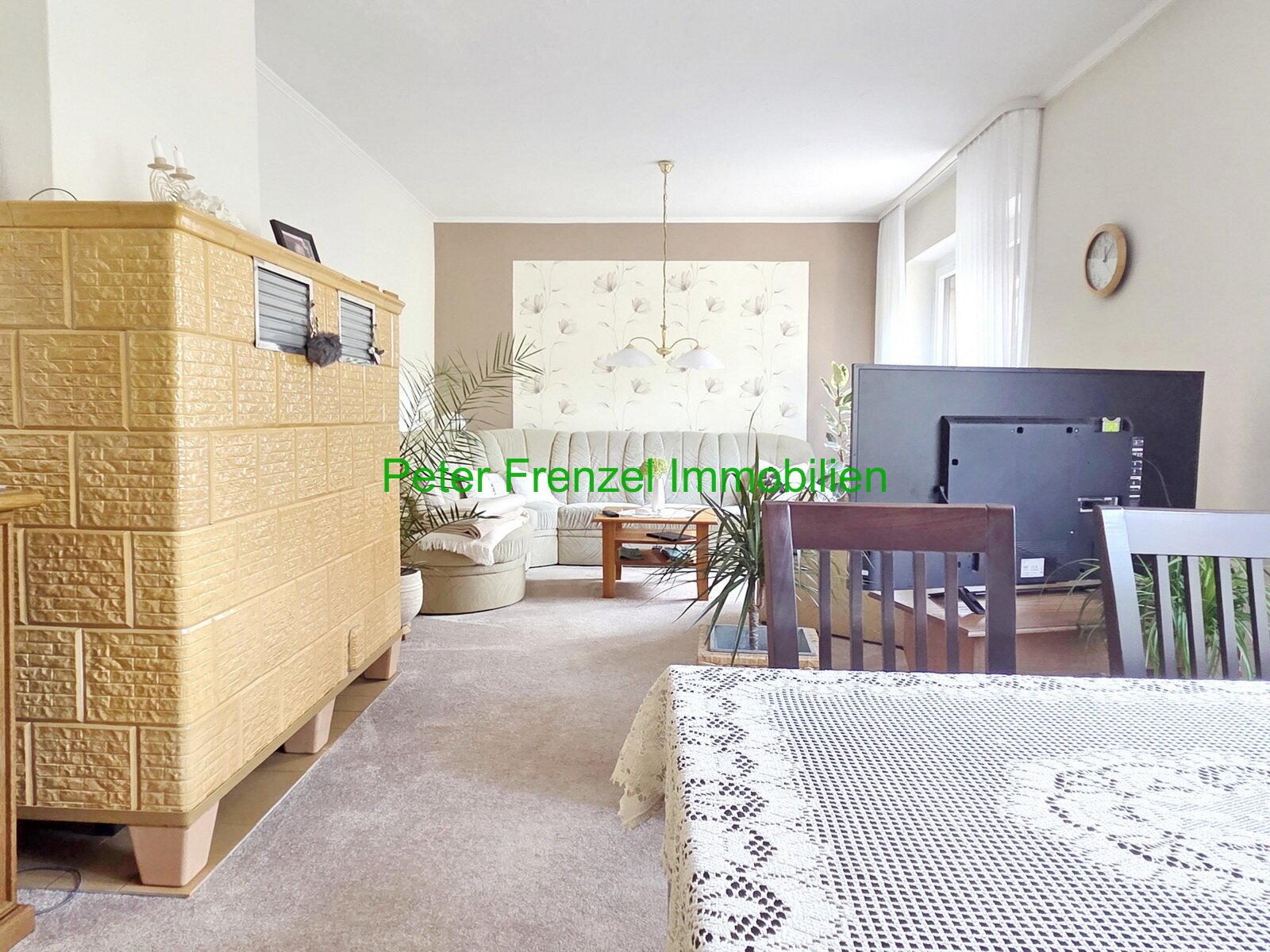 gepflegte Doppelhaushälfte auf großem Grundstück - Wohnsiedlung