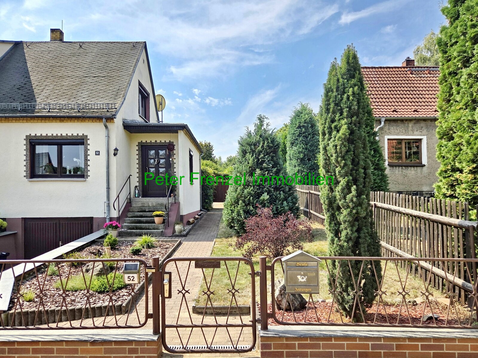 gepflegte Doppelhaushälfte auf großem Grundstück - Wohnsiedlung