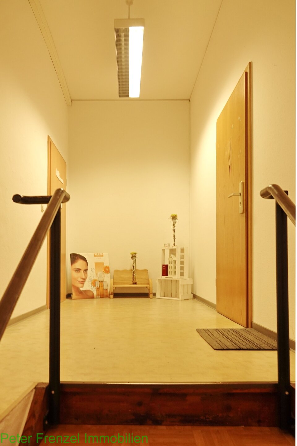 Praxis - Büro = direkt am Markt