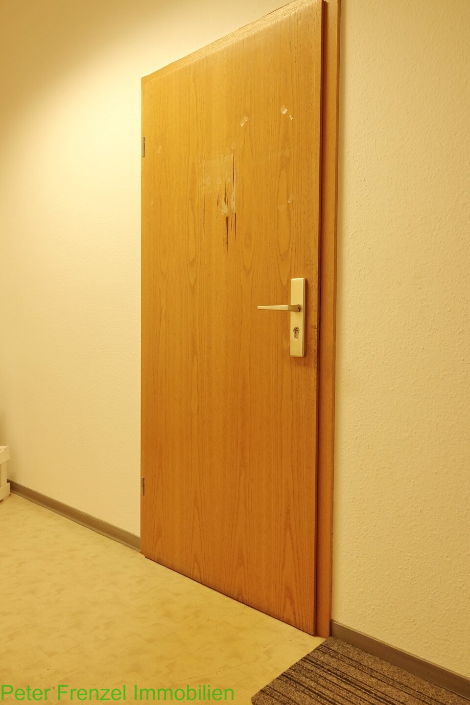 Praxis - Büro = direkt am Markt