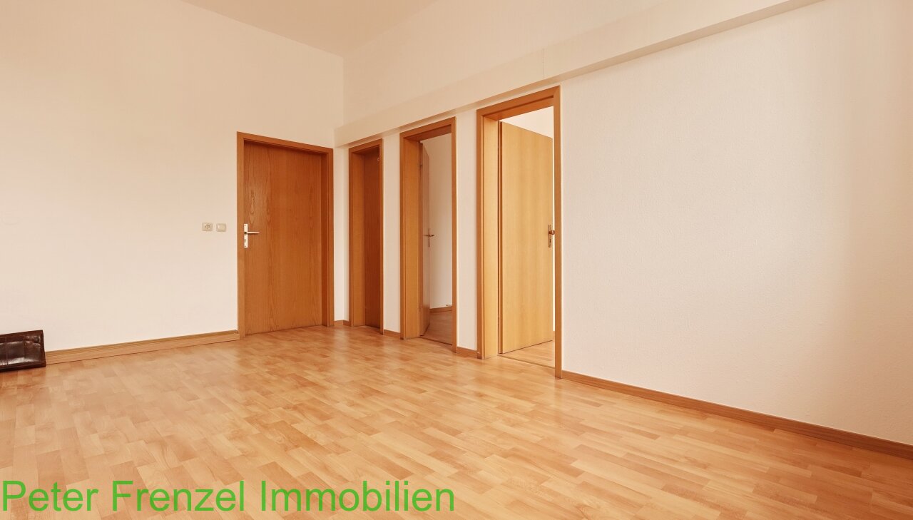 Praxis - Büro = direkt am Markt