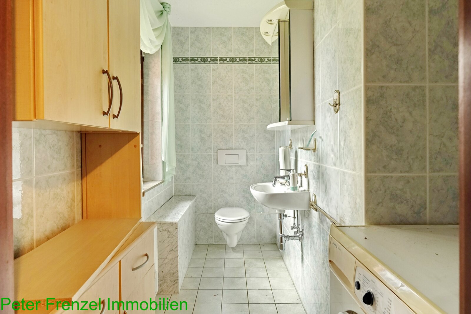 WC und Waschmaschine WC und Waschmaschine